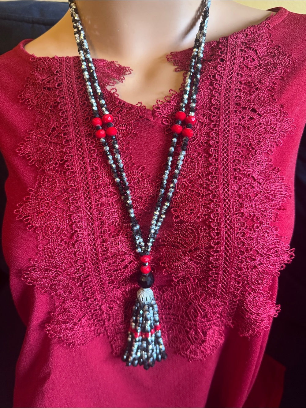 Vintage style multi strand faceted beaded long necklace in red/silver/black